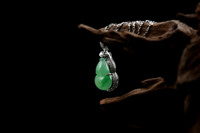 翡翠葫蘆 東方祥瑞之美，光影下的溫潤(rùn)雅韻